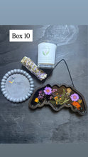 Load image into Gallery viewer, Pre made gift box