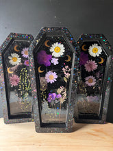 Load image into Gallery viewer, Moonshadow coffin