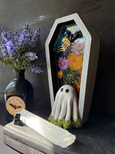 Load image into Gallery viewer, Ghost of the Midnight Garden
