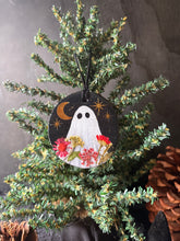 Load image into Gallery viewer, Yuletide Spirit Ornament