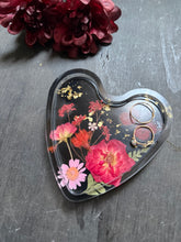Load image into Gallery viewer, Crimson flutter tray