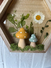 Load image into Gallery viewer, Pixie shadow box