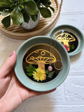 Load image into Gallery viewer, Flora mushroom tray