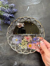 Load image into Gallery viewer, Scalloped crystal tray
