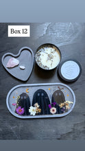 Load image into Gallery viewer, Pre made gift box
