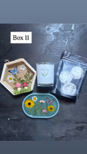 Load image into Gallery viewer, Pre made gift box
