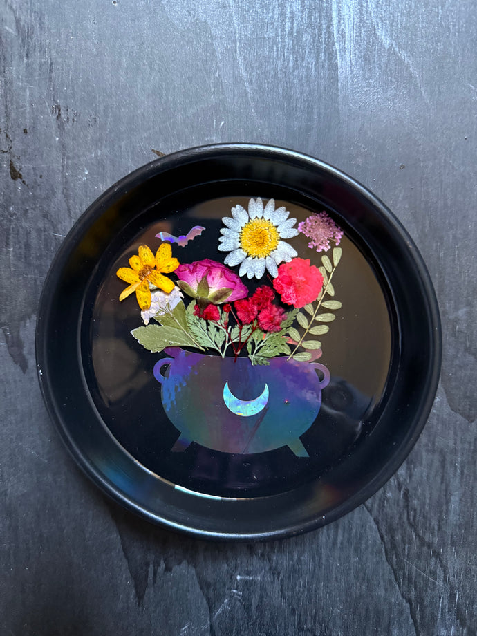 Imperfect-Cauldron bouquet tray