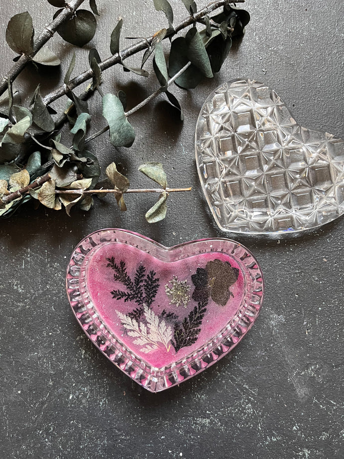 Glass heart tray with lid