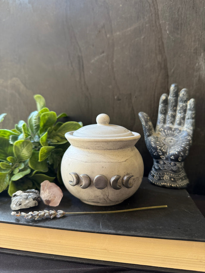 Mini cauldron jar