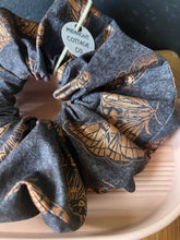Load image into Gallery viewer, Moth scrunchie
